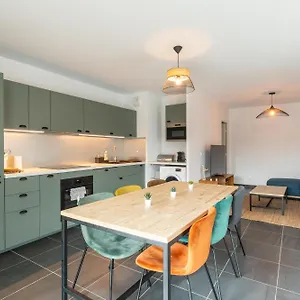 70 M2 Climatise Avec Balcon Et Parking Appartement Marseille